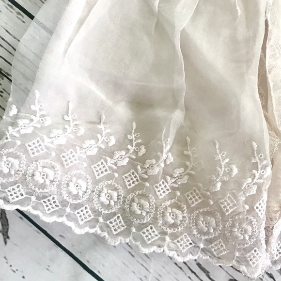 Vintage pale pink embroidered lace baby open dress - Picture 4 of 4